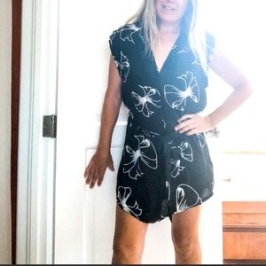 Bows Tunic Mini Dress w Tie Belt Black & White M